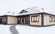 Как построить небольшой одноэтажный зимний каркасный дом?