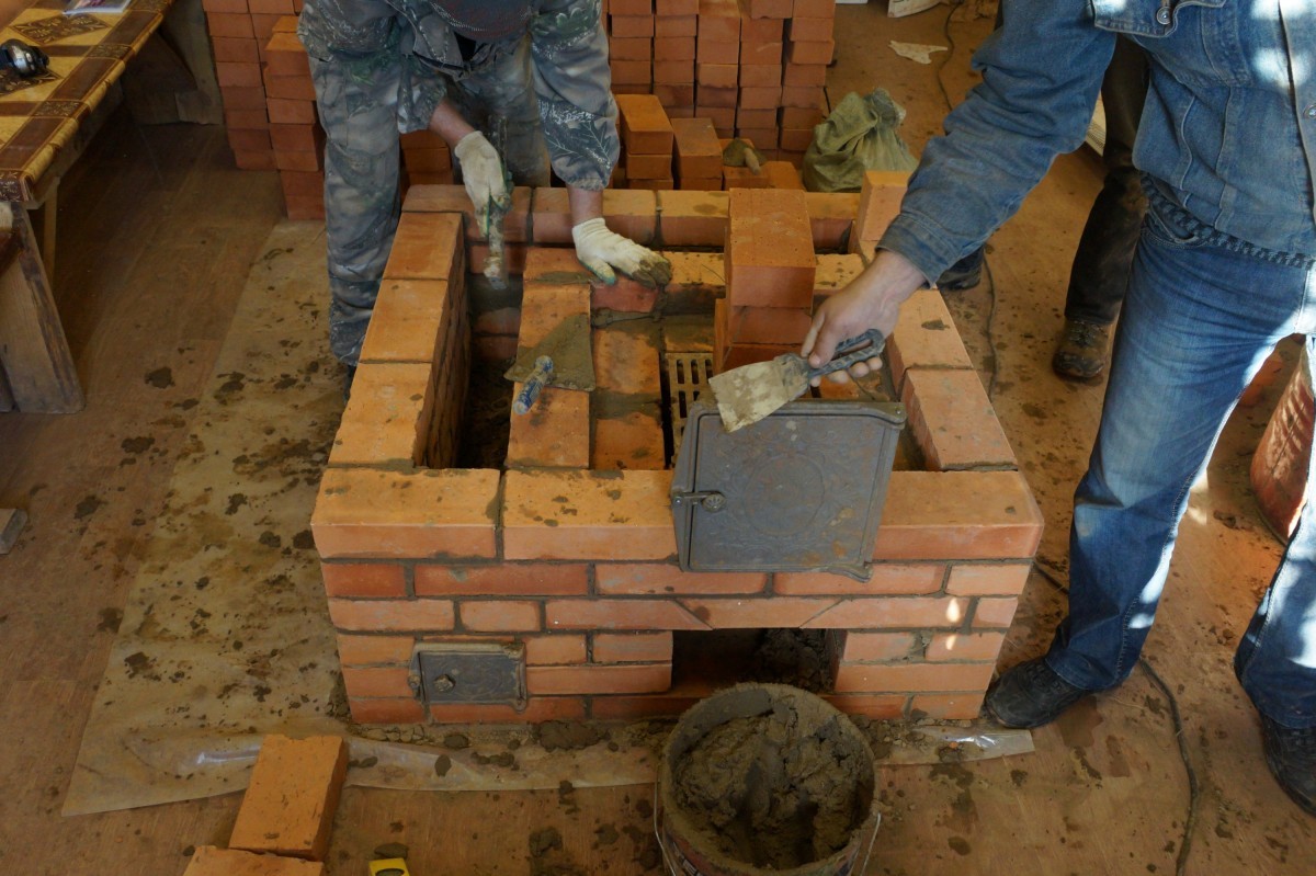 Кладка печи из кирпича